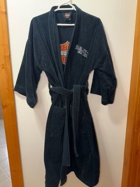 Harley-Davidson Black Robe with Orange Shield Accent. Size Large
